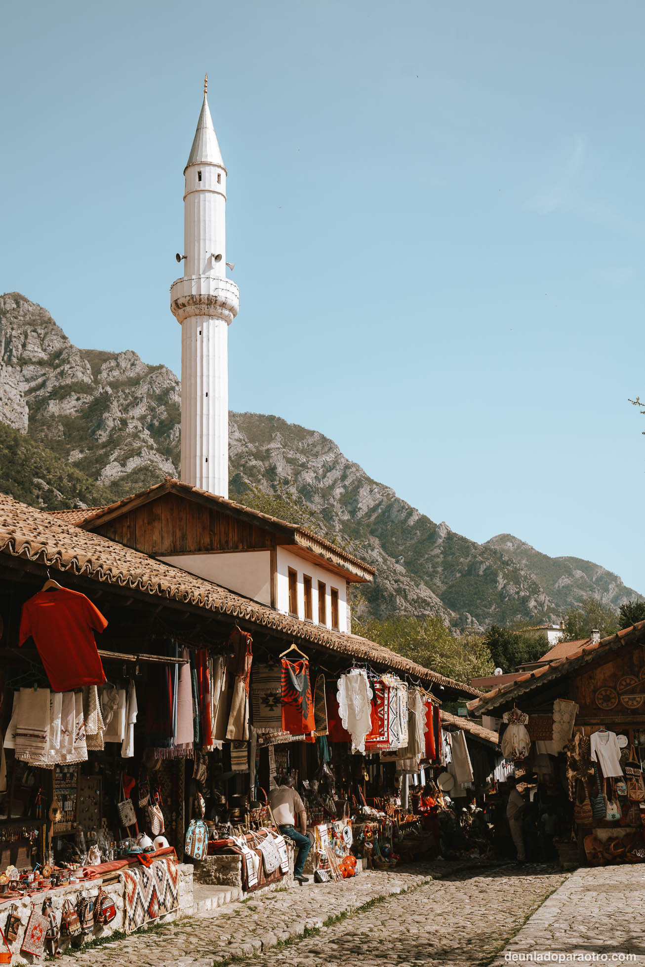 Traslado a Kruje, uno de los lugares más bonitos que ver en tu ruta por Albania en 10 dias