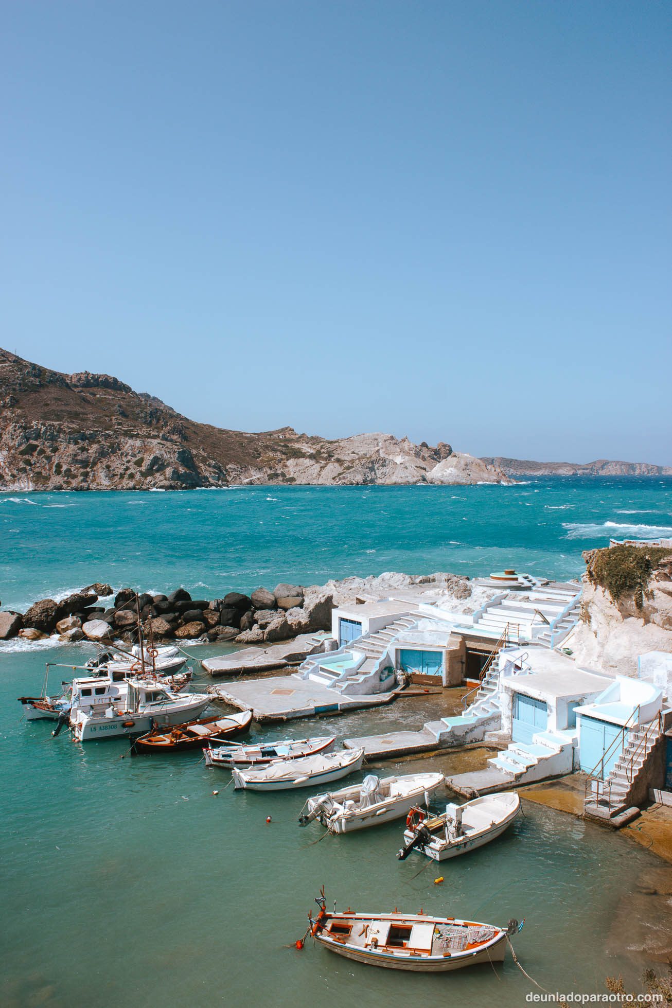 Milos, la isla más salvaje que ver en esta ruta por Grecia en 18 dias