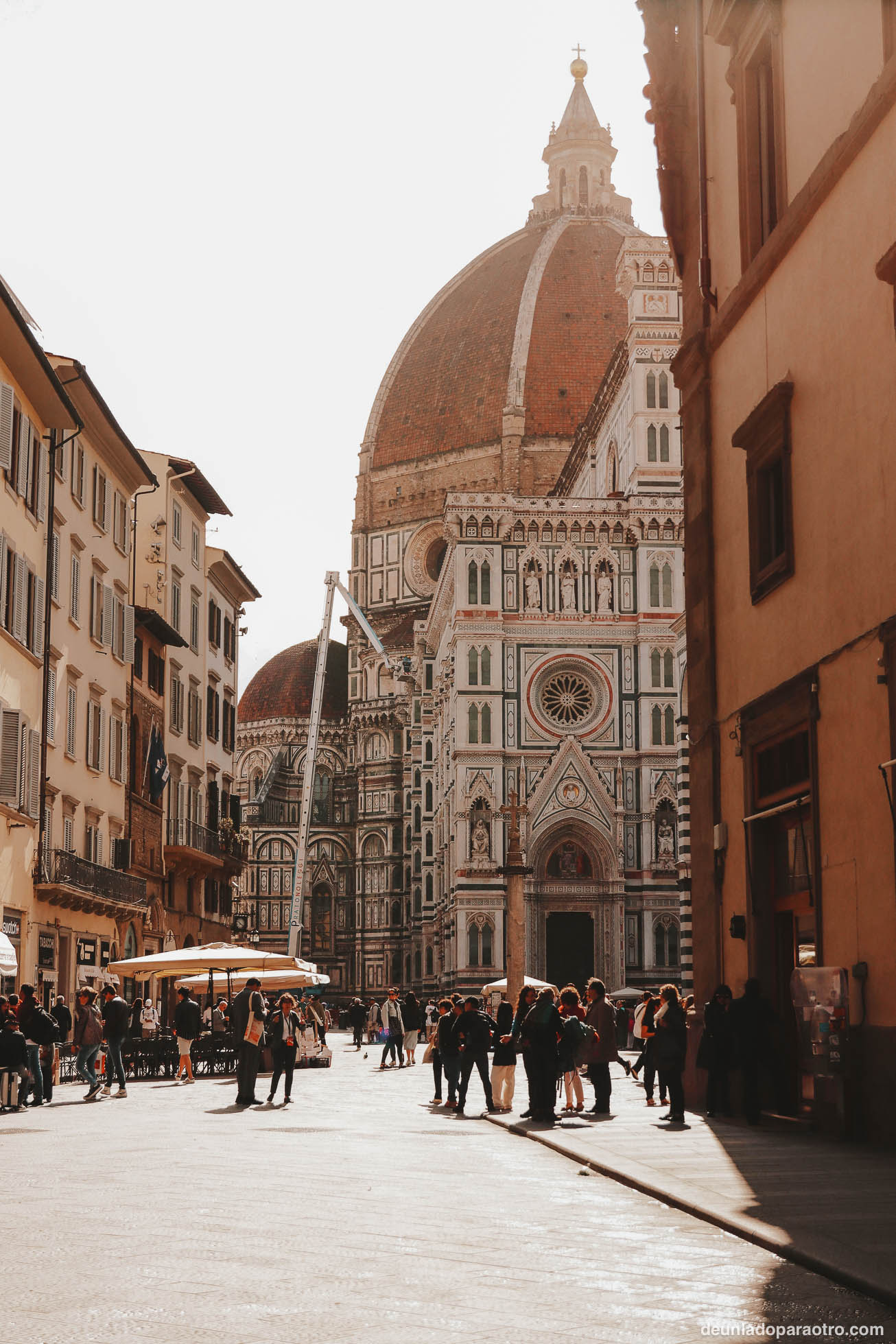 Piazza del Duomo, una de las mejores zonas donde alojarse en Florencia