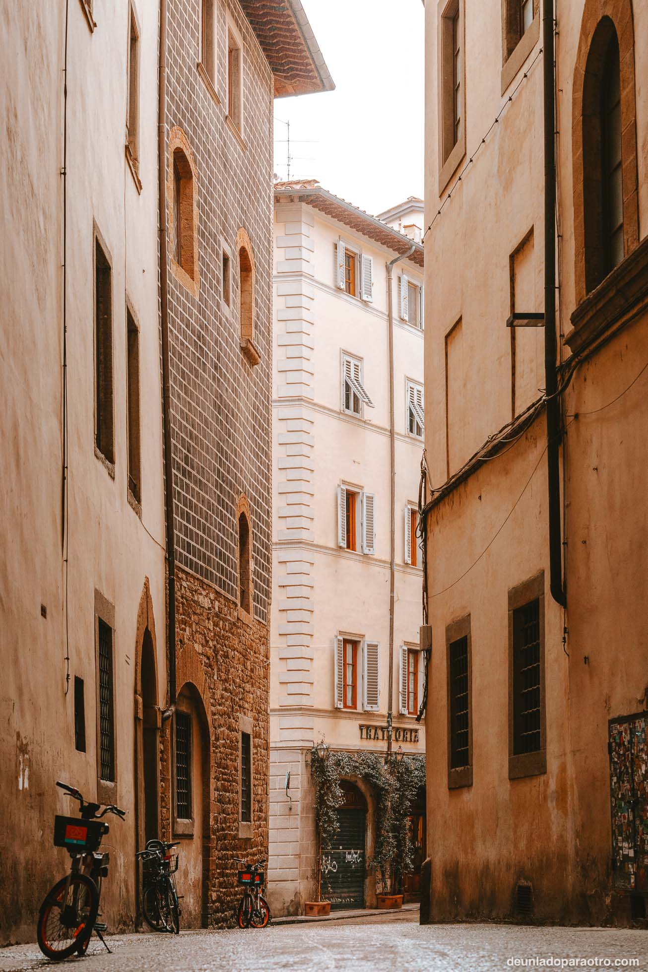 Via Faenza, una de las mejores zonas donde alojarse en Florencia
